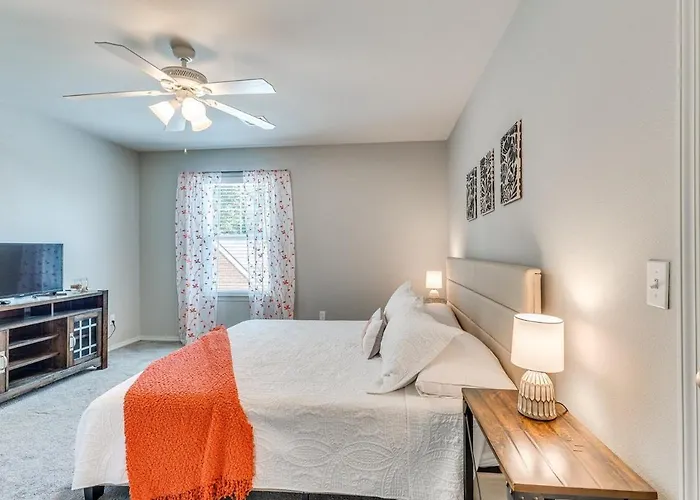 Midtown With 3 Full Baths Near Expo & Tu - Enjoy The Covered Patio * Tulsa