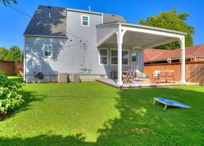 Midtown With 3 Full Baths Near Expo & Tu - Enjoy The Covered Patio