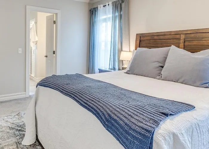 Holiday home Midtown With 3 Full Baths Near Expo & Tu - Enjoy The Covered Patio *