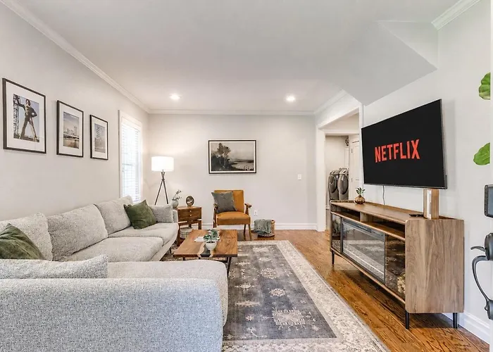 Midtown With 3 Full Baths Near Expo & Tu - Enjoy The Covered Patio Tulsa