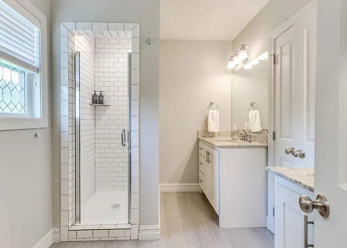 Midtown With 3 Full Baths Near Expo & Tu - Enjoy The Covered Patio
