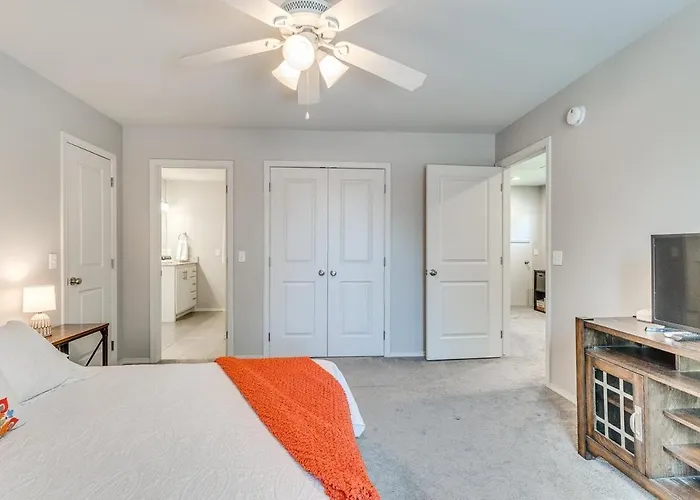 Midtown With 3 Full Baths Near Expo & Tu - Enjoy The Covered Patio Holiday home