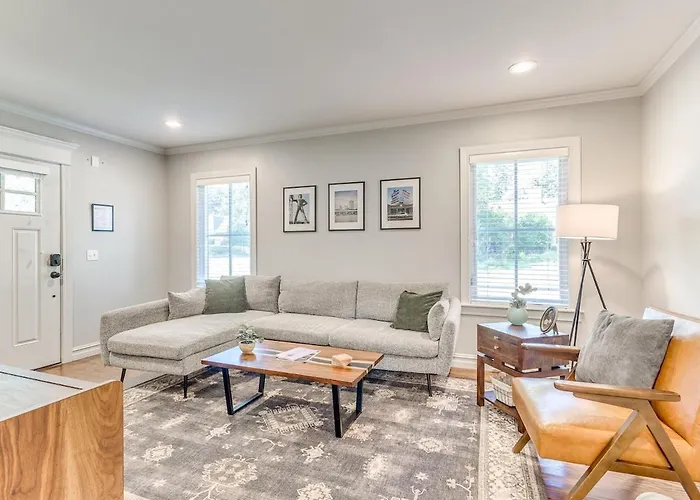Midtown With 3 Full Baths Near Expo & Tu - Enjoy The Covered Patio Tulsa